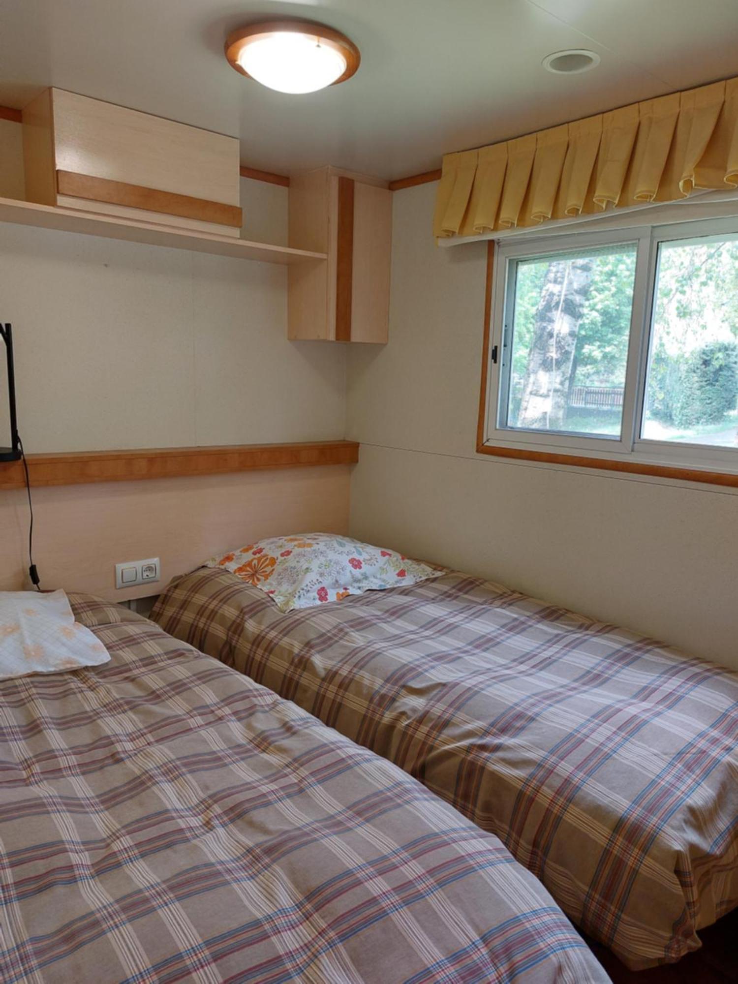 Camping L'Enclave Mobil-Home Estavar Luaran gambar