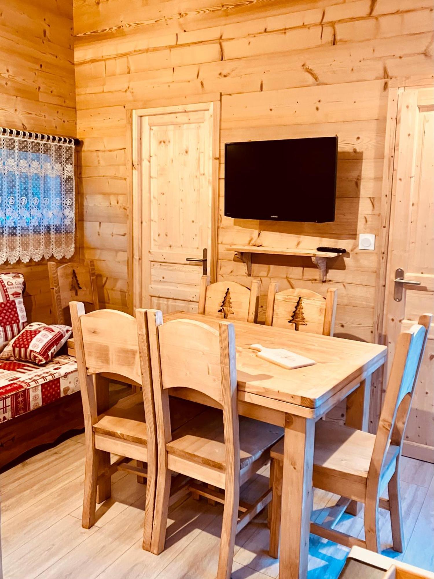 Camping L'Enclave Mobil-Home Estavar Luaran gambar